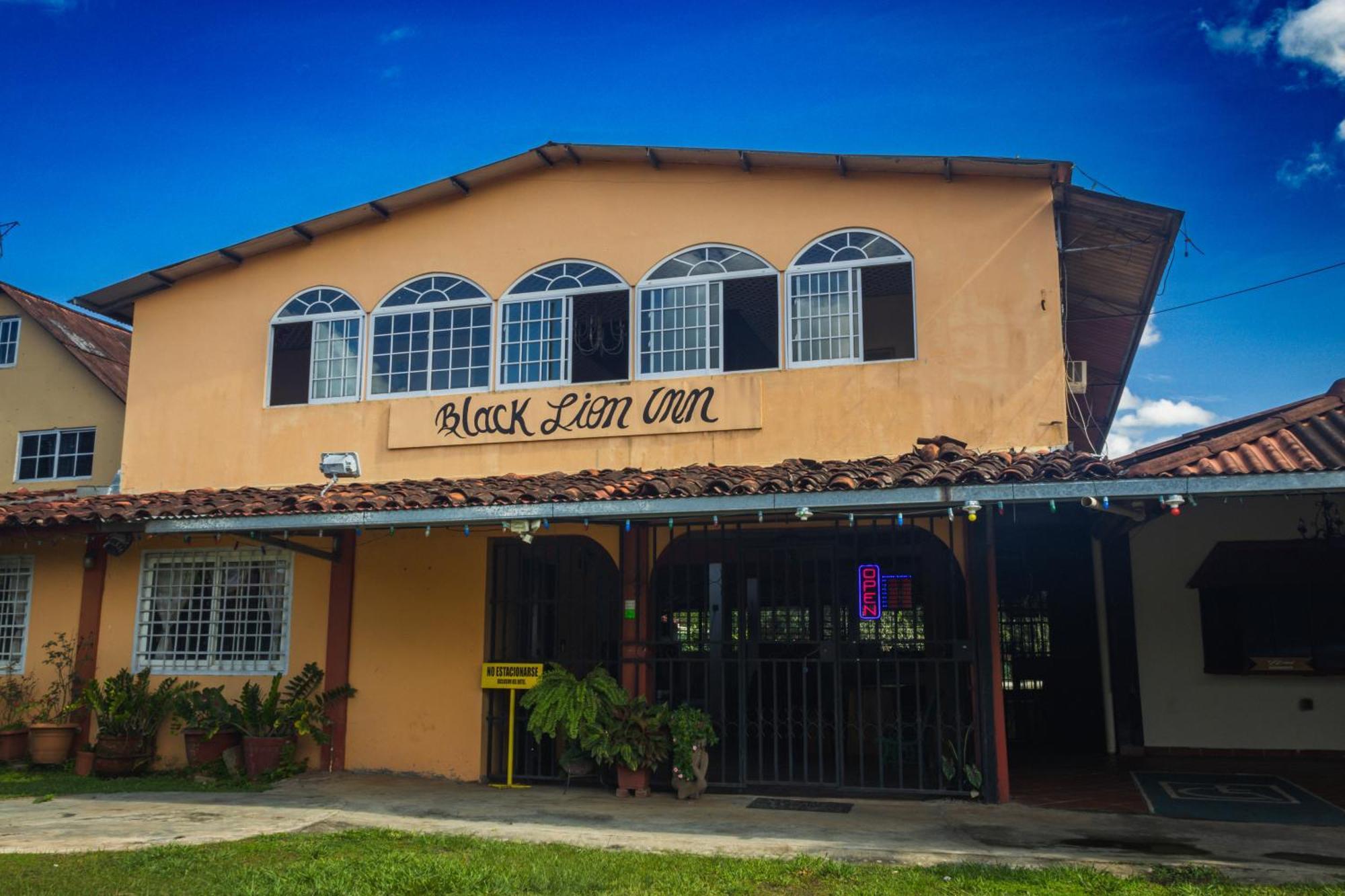 Black Lion Inn Сантяго Екстериор снимка