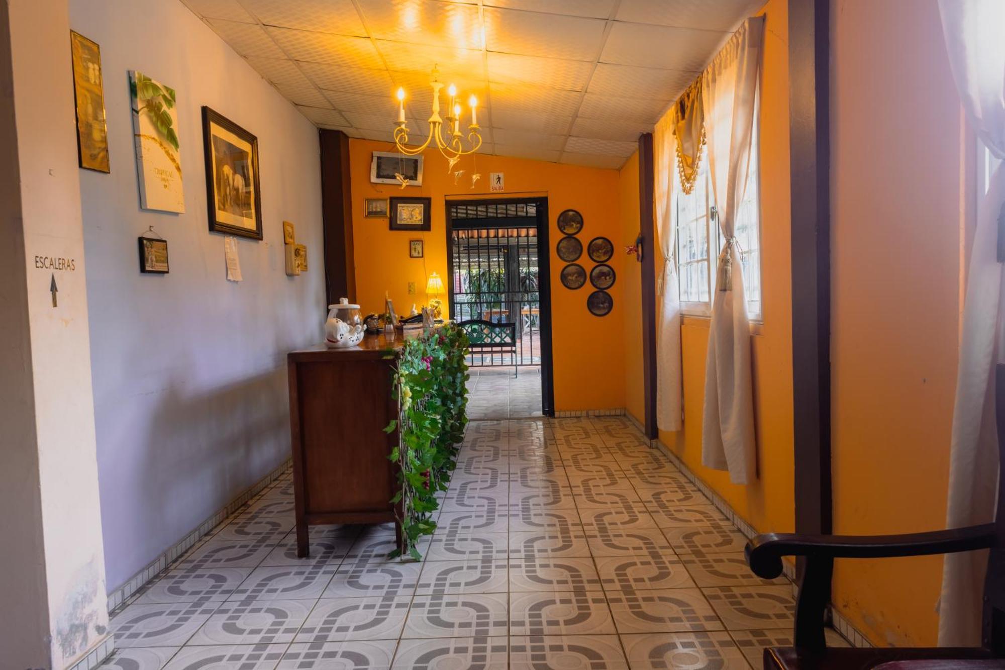 Black Lion Inn Сантяго Екстериор снимка